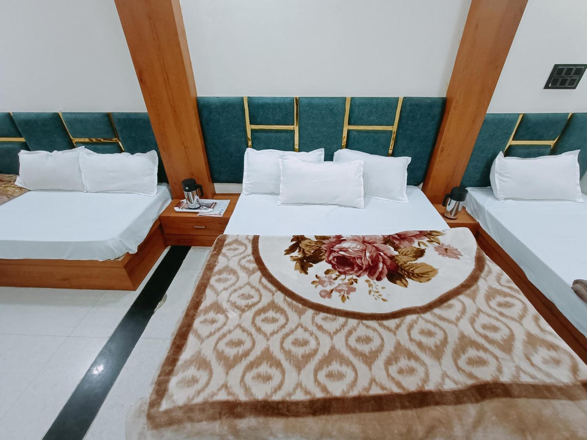 Hotel Shreem ウッジャイン エクステリア 写真