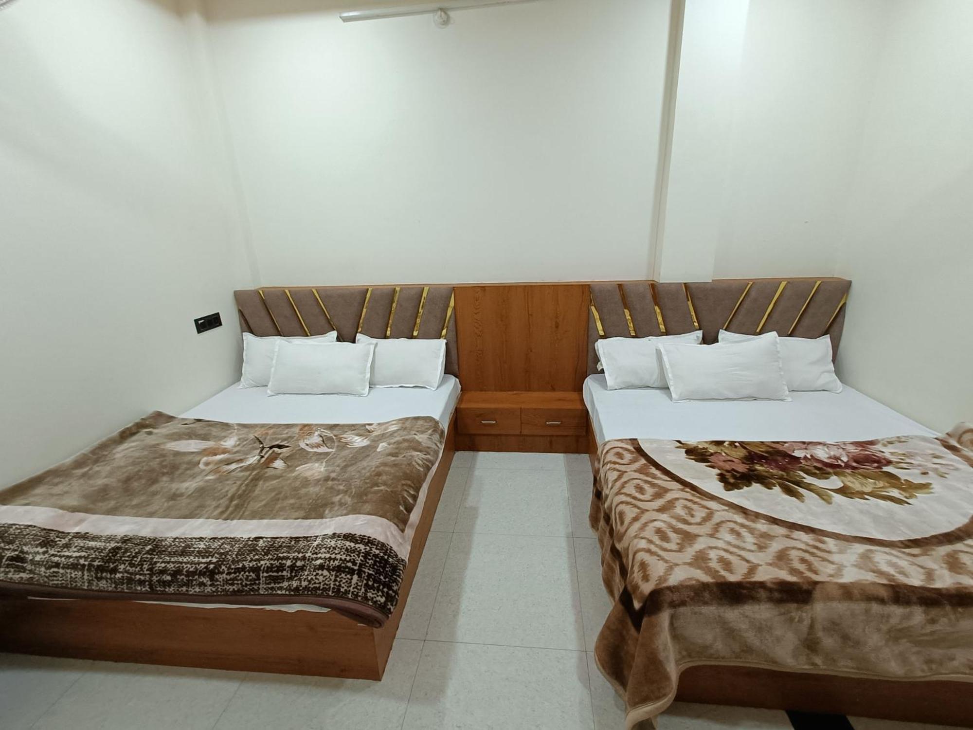Hotel Shreem ウッジャイン エクステリア 写真