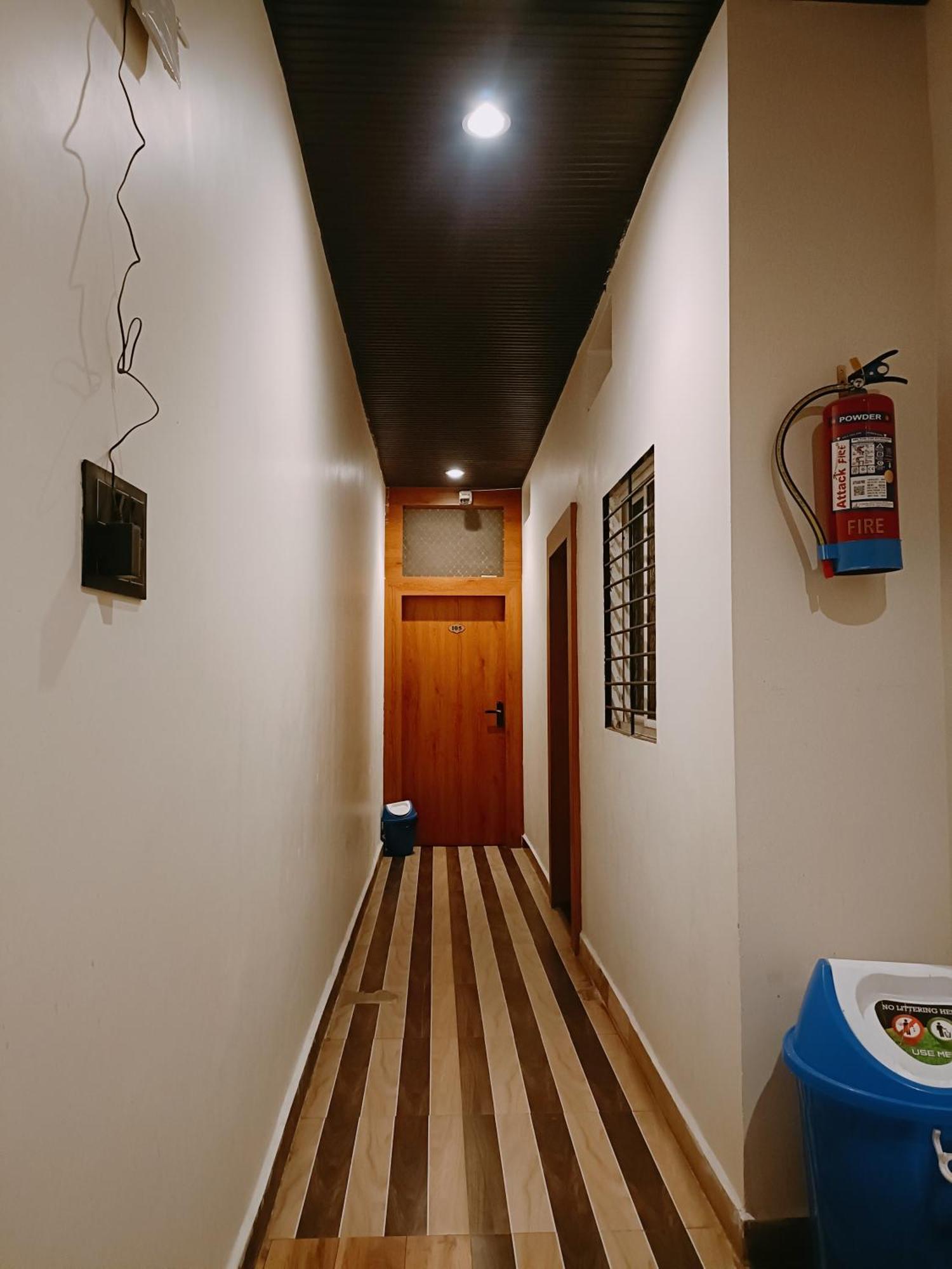 Hotel Shreem ウッジャイン エクステリア 写真