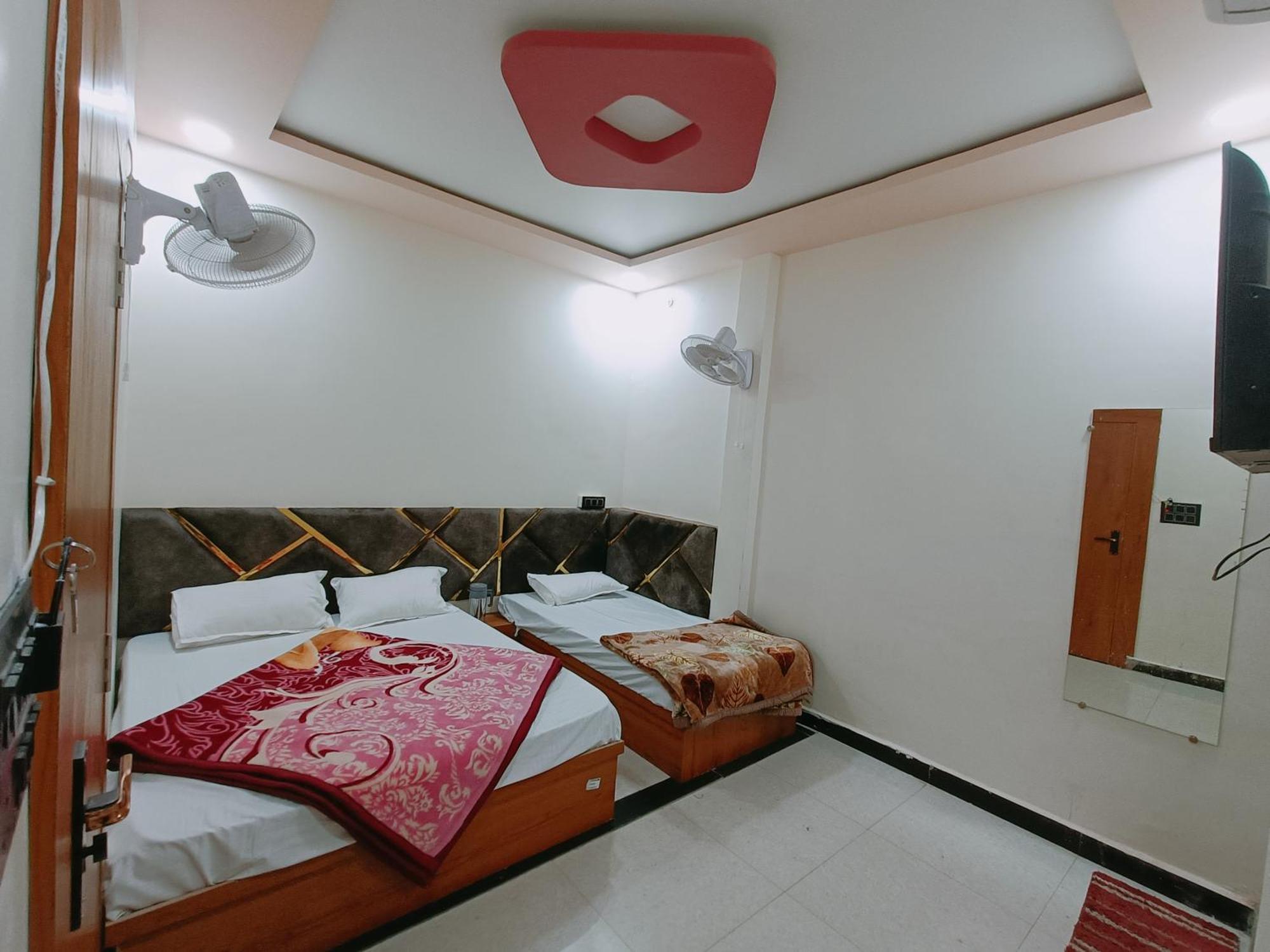 Hotel Shreem ウッジャイン エクステリア 写真