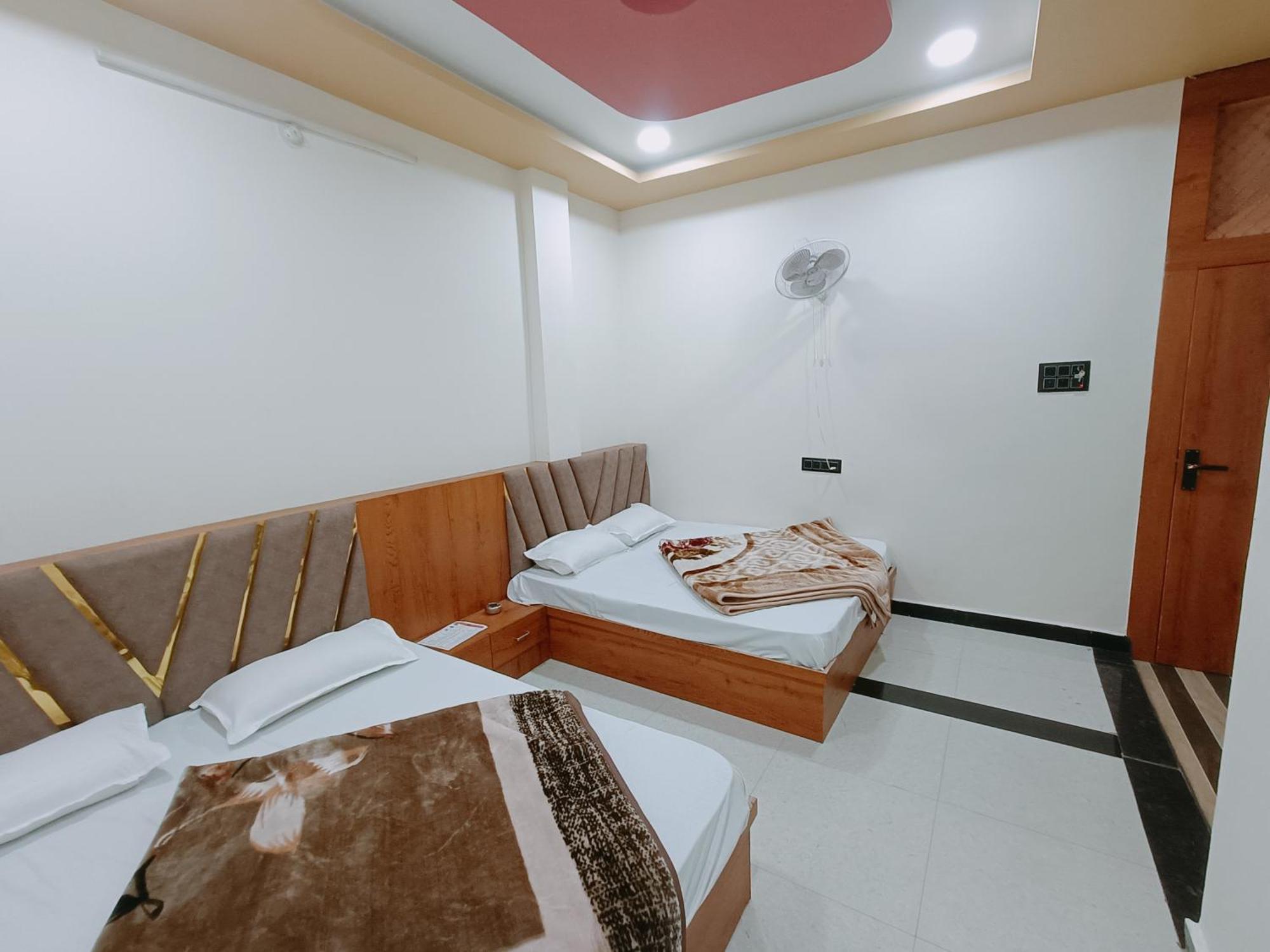 Hotel Shreem ウッジャイン エクステリア 写真